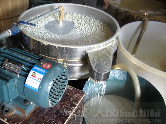 豆漿去除雜質旋振篩在豆漿生產現場應用 豆漿去除雜質旋振篩在豆漿生產現場應用